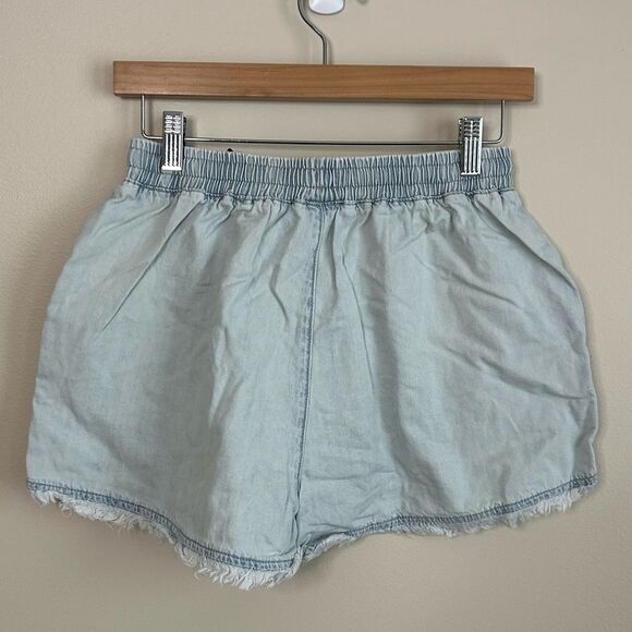 Blank NYC Doing Too Much Light Wash Elastic Waist Shorts Size Small - Picture 8 of 9